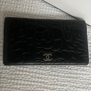 CHANEL Black Camellia Quilted Leather Continental Wallet with Silver CC